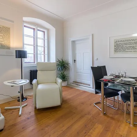 Zamecke アパート リトミシュル